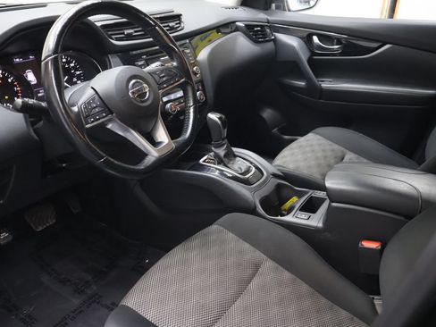 Used 2021 Nissan Rogue Sport SV AWD/4WD image 16