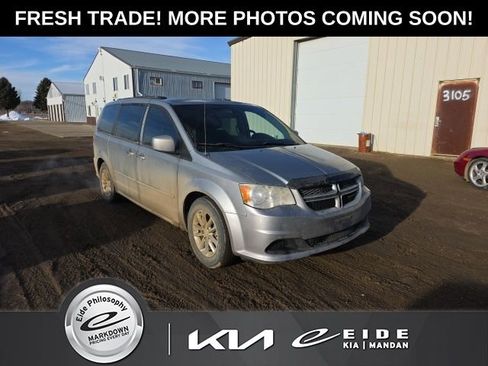 Used 2014 Dodge Grand Caravan SXT image 1