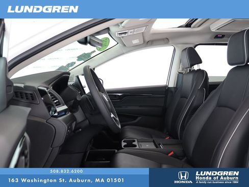 Used 2025 Honda Odyssey Touring image 13