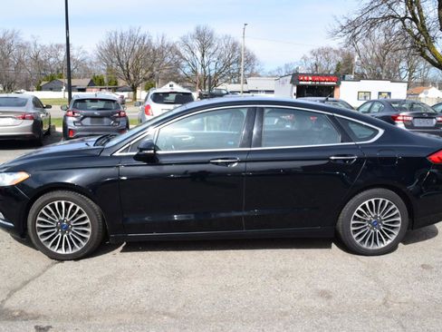 Used 2017 Ford Fusion SE w/ Fusion SE Technology Package FWD image 9