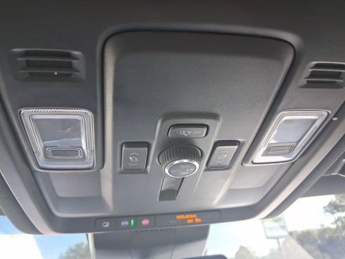 Certified 2025 Chevrolet Suburban Premier image 45