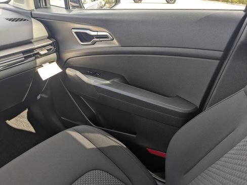 New 2026 Kia Sportage LX FWD image 24