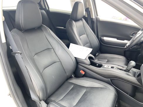 Used 2020 Honda HR-V Touring image 19