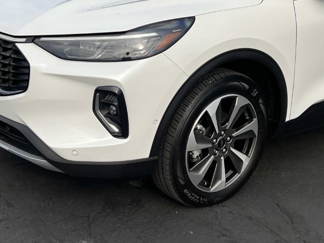 Certified 2023 Ford Escape Platinum w/ Premium Technology Package AWD/4WD image 8