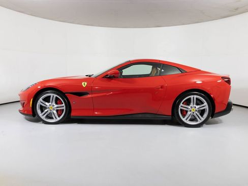 Used 2020 Ferrari Portofino image 11
