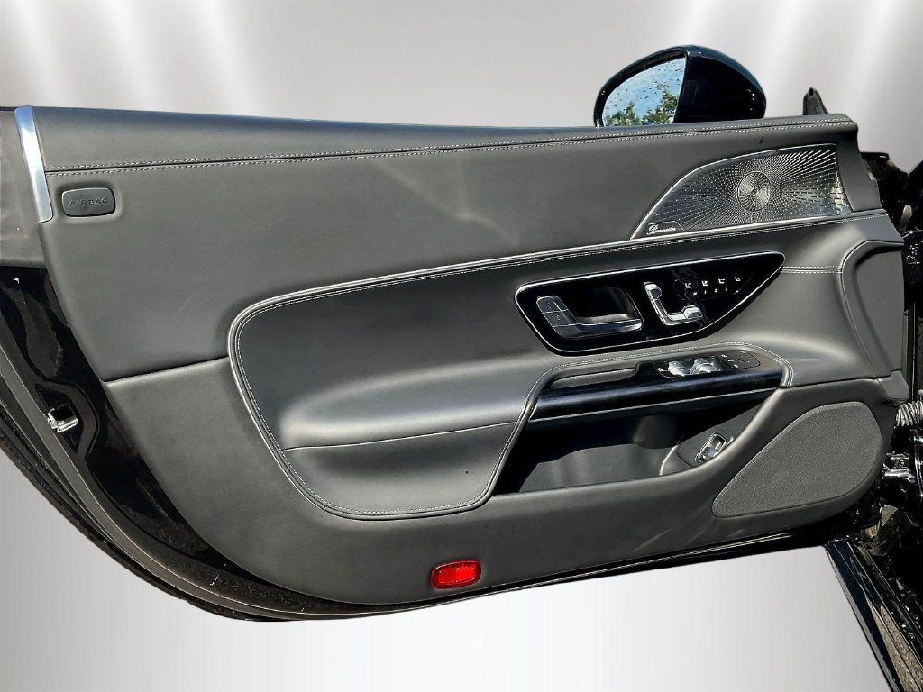 Certified 2022 Mercedes-Benz SL 63 AMG 4MATIC w/ Driver Assistance Package image 21