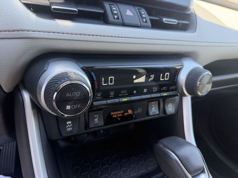 Used 2022 Toyota RAV4 XLE Premium FWD image 26