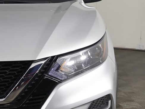 Used 2022 Nissan Rogue Sport SV image 12