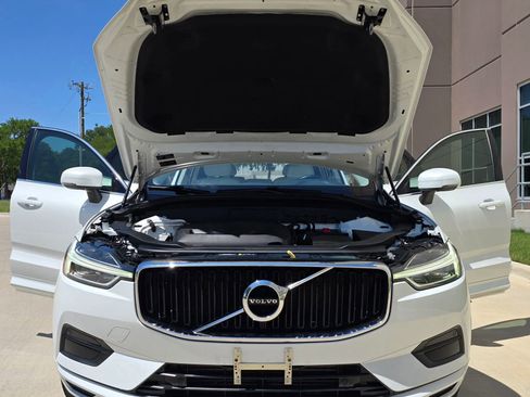Used 2018 Volvo XC60 T6 Momentum w/ Vision Package AWD/4WD image 15