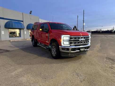 Used 2024 Ford F250 Lariat image 3