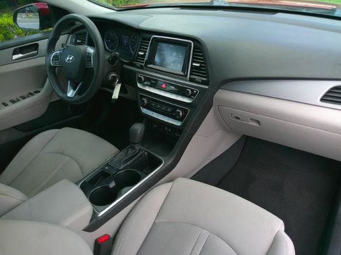 Used 2018 Hyundai Sonata SE FWD image 19