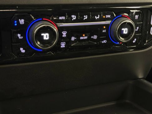 Used 2025 Chevrolet Silverado 2500 LTZ w/ LTZ Convenience Package AWD/4WD image 22