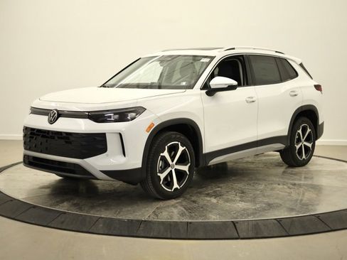 New 2026 Volkswagen Tiguan SE image 7