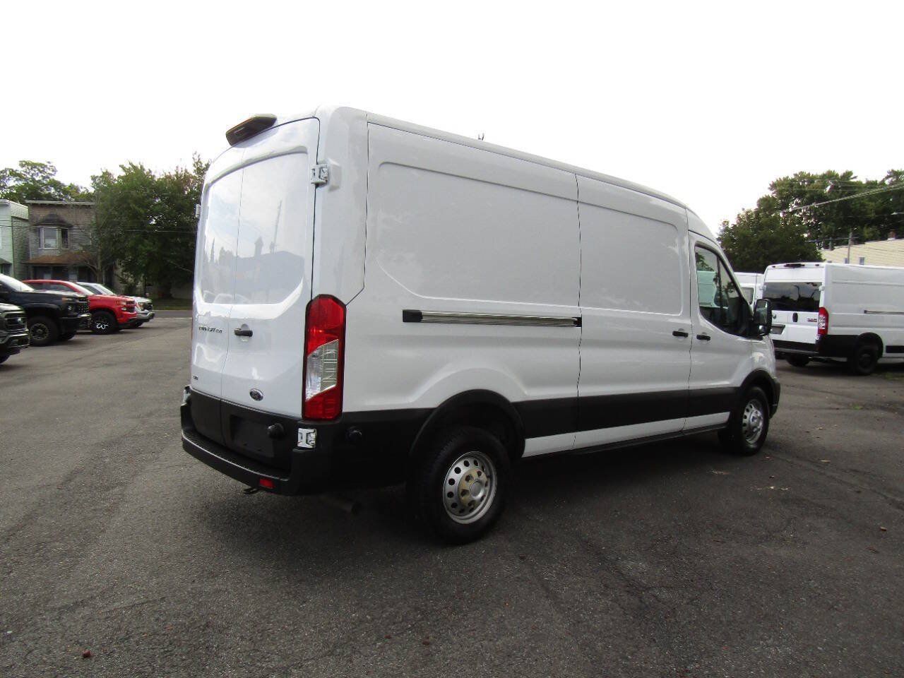 Used 2024 Ford Transit 250 148 Medium Roof Extended AWD image 34