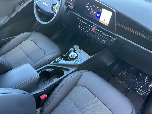Used 2023 Kia Niro Wind w/ Wind Preserve Package FWD image 16