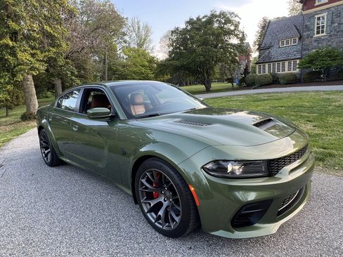 Used 2022 Dodge Charger SRT Hellcat w/ SRT Black Package image 2
