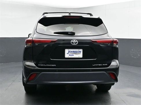 Used 2024 Toyota Highlander Limited image 13