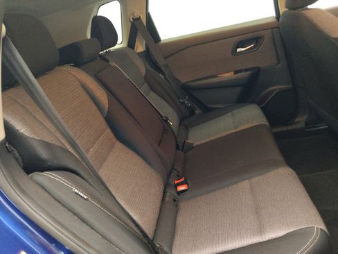 Used 2023 Nissan Rogue SV AWD/4WD image 19