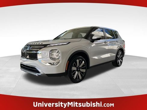 New 2025 Mitsubishi Outlander SE image 1
