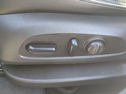 Used 2019 GMC Terrain Denali w/ Advanced Safety Package image 27