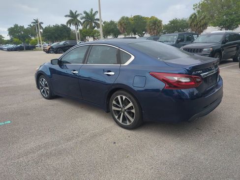 Used 2017 Nissan Altima 2.5 SR FWD image 8