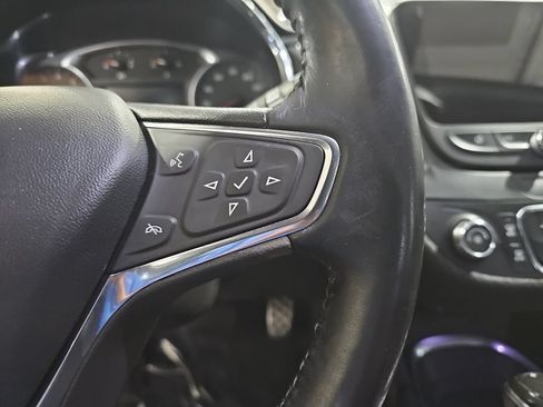 Used 2017 Chevrolet Malibu LT FWD image 22
