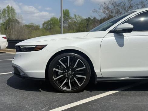 Used 2024 Honda Accord Touring image 10