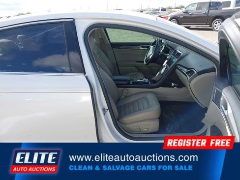 Used 2018 Ford Fusion SE w/ Fusion SE Technology Package image 10