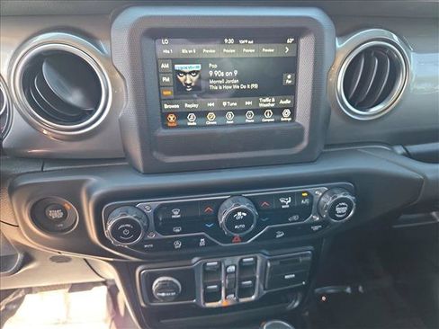 Used 2020 Jeep Wrangler Unlimited Sahara AWD/4WD image 14