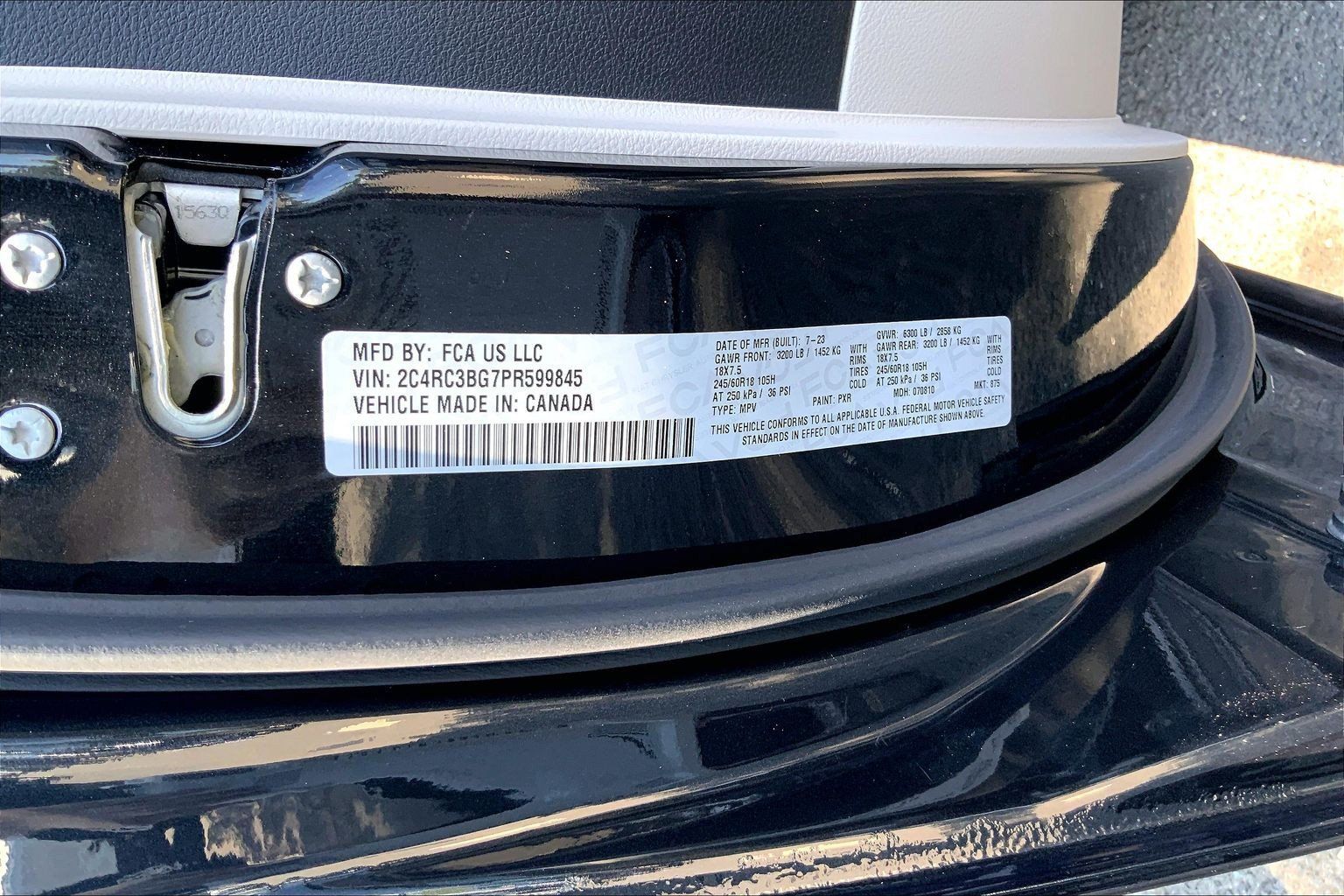 Certified 2023 Chrysler Pacifica Touring-L AWD/4WD image 26