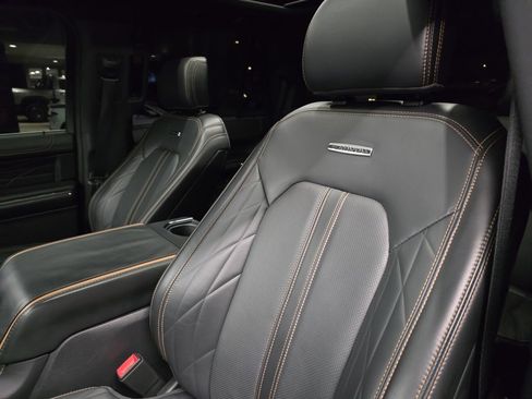 Used 2023 Ford Expedition Platinum image 20