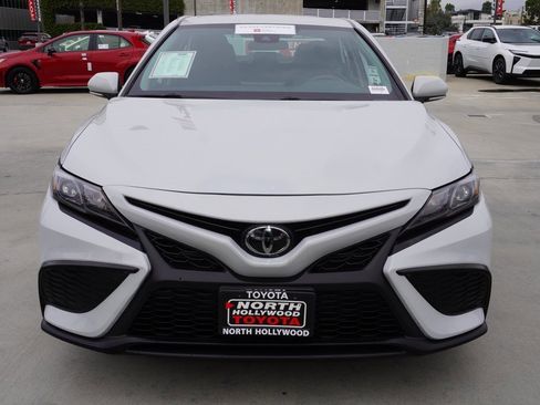 Certified 2023 Toyota Camry SE image 3