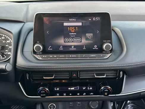 Used 2023 Nissan Rogue SV image 30