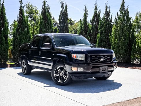 Used 2014 Honda Ridgeline Sport image 2
