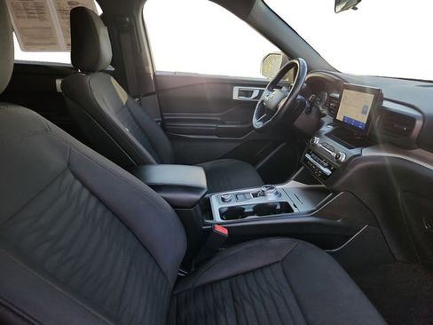 Used 2020 Ford Explorer XLT image 17