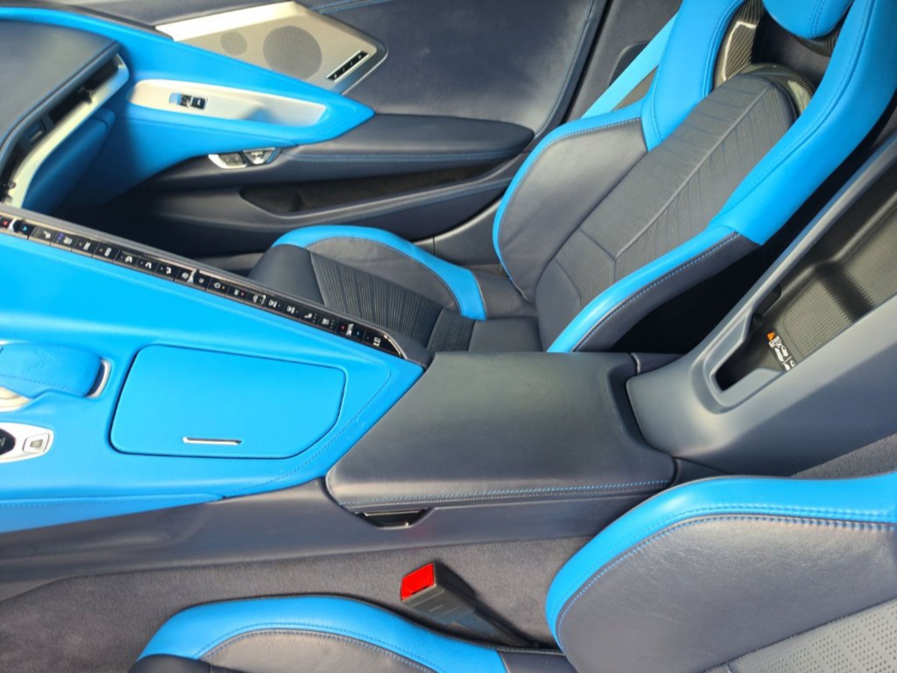 Used 2023 Chevrolet Corvette Stingray Premium Cpe w/ Z51 Performance Package RWD image 19