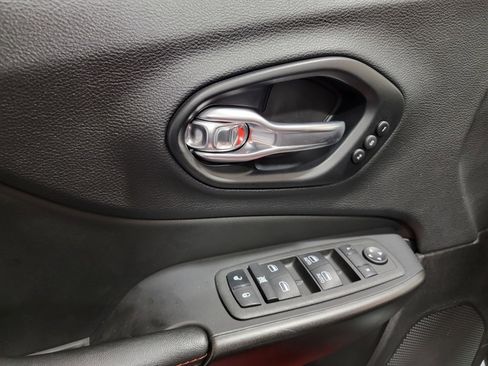 Used 2021 Jeep Cherokee Trailhawk w/ Technology Group image 14