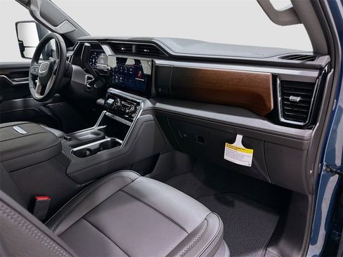 New 2025 GMC Sierra 2500 Denali w/ Denali Reserve Package image 31