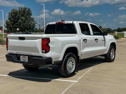 Used 2025 Chevrolet Colorado W/T RWD image 3