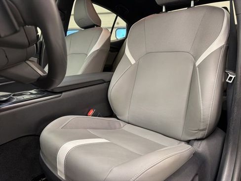 Used 2025 Toyota Camry SE w/ Convenience Package FWD image 14