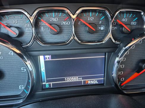 Used 2018 Chevrolet Silverado 1500 LT w/ Texas Edition image 34