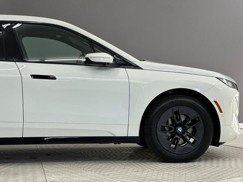 Used 2026 BMW iX xDrive60 AWD/4WD image 36