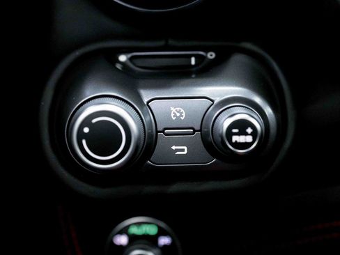 Used 2019 Ferrari Portofino RWD image 50