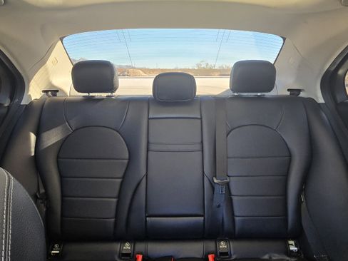 Used 2017 Mercedes-Benz C 300 Sedan image 9