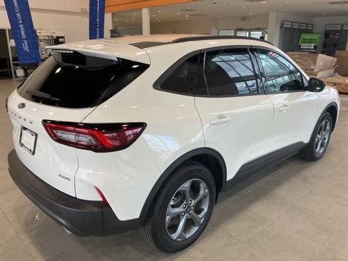 Used 2025 Ford Escape ST-Line image 5