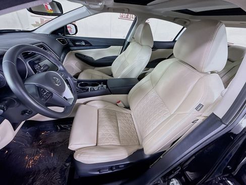 Used 2019 Nissan Maxima Platinum image 27