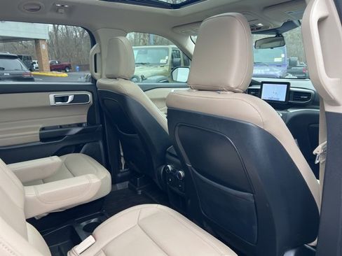 Used 2020 Ford Explorer XLT w/ Equipment Group 202A image 26
