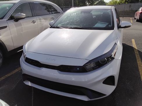 Used 2023 Kia Forte LXS w/ LXS Technology Package FWD image 12