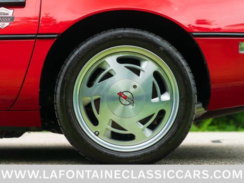 Used 1988 Chevrolet Corvette Convertible RWD image 32