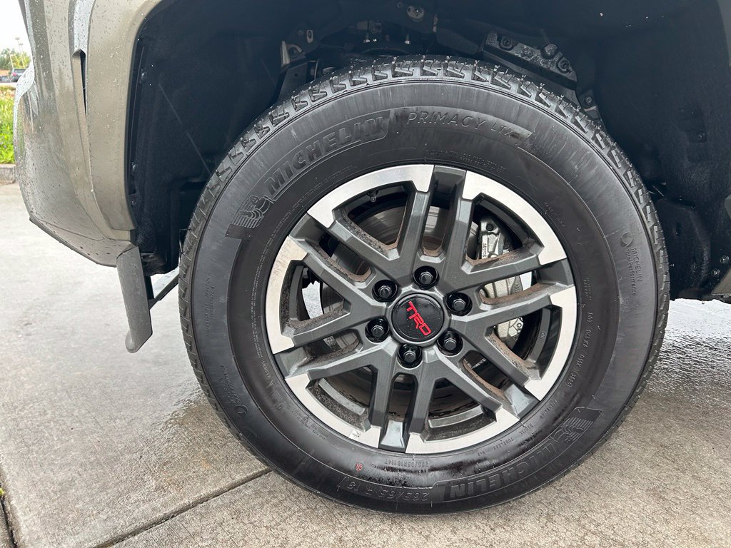 Used 2025 Toyota Tacoma TRD Sport AWD/4WD image 32
